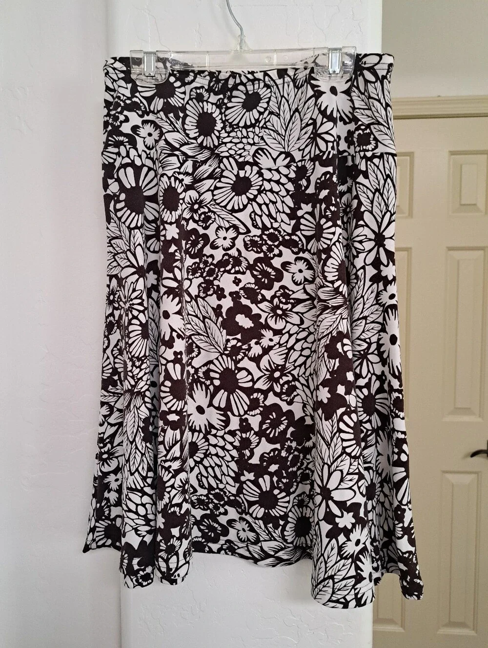 Reitmans Brown & Cream Juniors Floral A-Line Midi Skirt Flowy Size 7